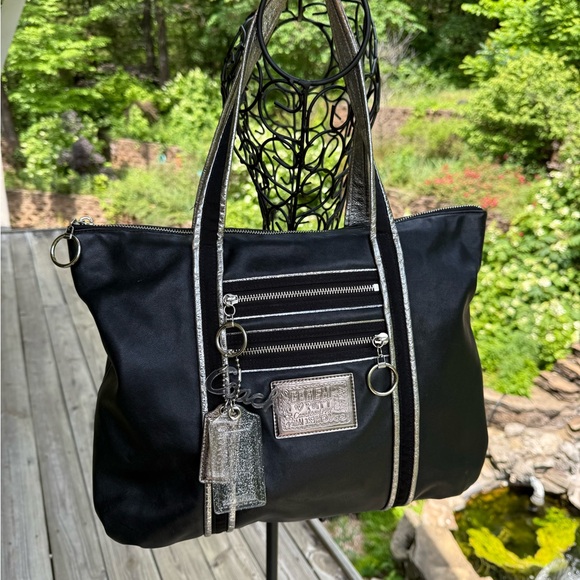 Coach Handbags - Coach Poppy Glam Tote – Style F0967-13820 🖤